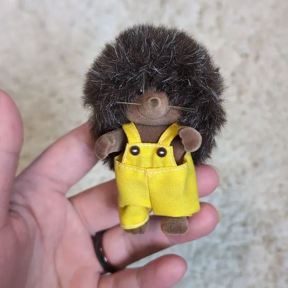 🔥5/$25 Sylvanian Families Calico Critters Hedgehog Friends - Picture 9 of 9
